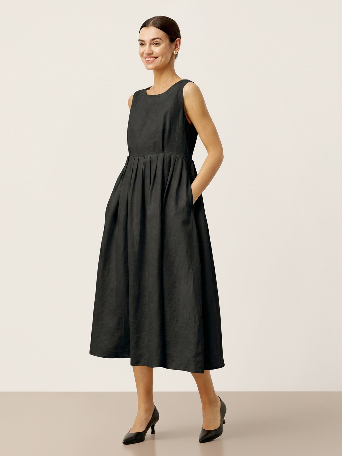% Linen Sleeveless Crew Neck Waist Pleated Maxi Dress SELENE
