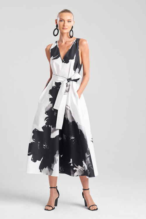 Taichou Cotton Poplin Trapeze V-Neck Belted Dress - WhiteBlack