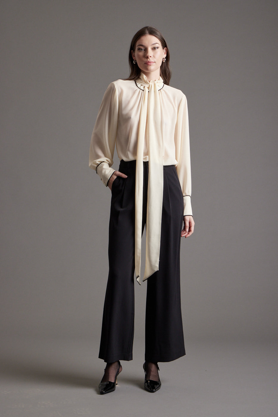 Gabriella Blouse - Ivory wBlack Piping