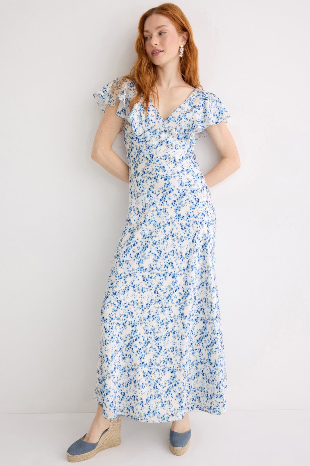 CeCe Short Sleeve V Neck Slip Dress Blue-white-print