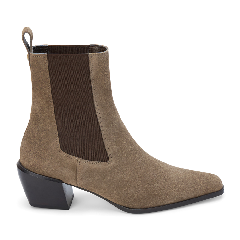 Matisse George Snip Toe Chelsea Boots