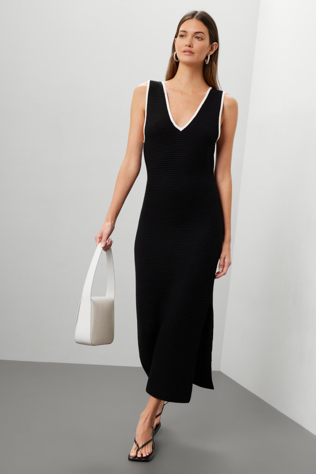 Toccin V-Neck Sleeveless Midi Dress Black-white