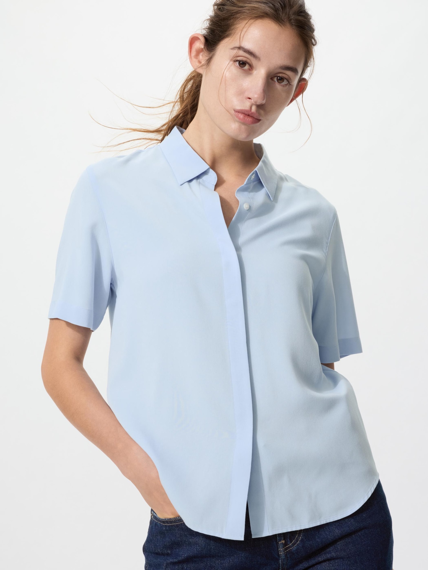 UNIQLO Women's Rayon Short Sleeve Blouse, Light Blue