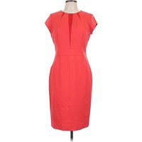 Classiques Entier Cocktail Dress - Sheath: Red Solid Pattern Dresses - Used - Size