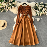 High-end dress, scheming lace, wavy edge, V-neck, long-sleeved fake two-piece spliced ​​long dress with full hem.