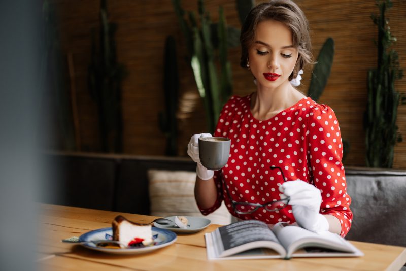 What to Wear to Afternoon Tea When 1